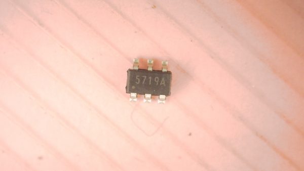 5719A/ G5719BIU SET BOX IC - Image 3